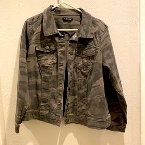 Plus Size Woman’s Camouflage Jean Jacket